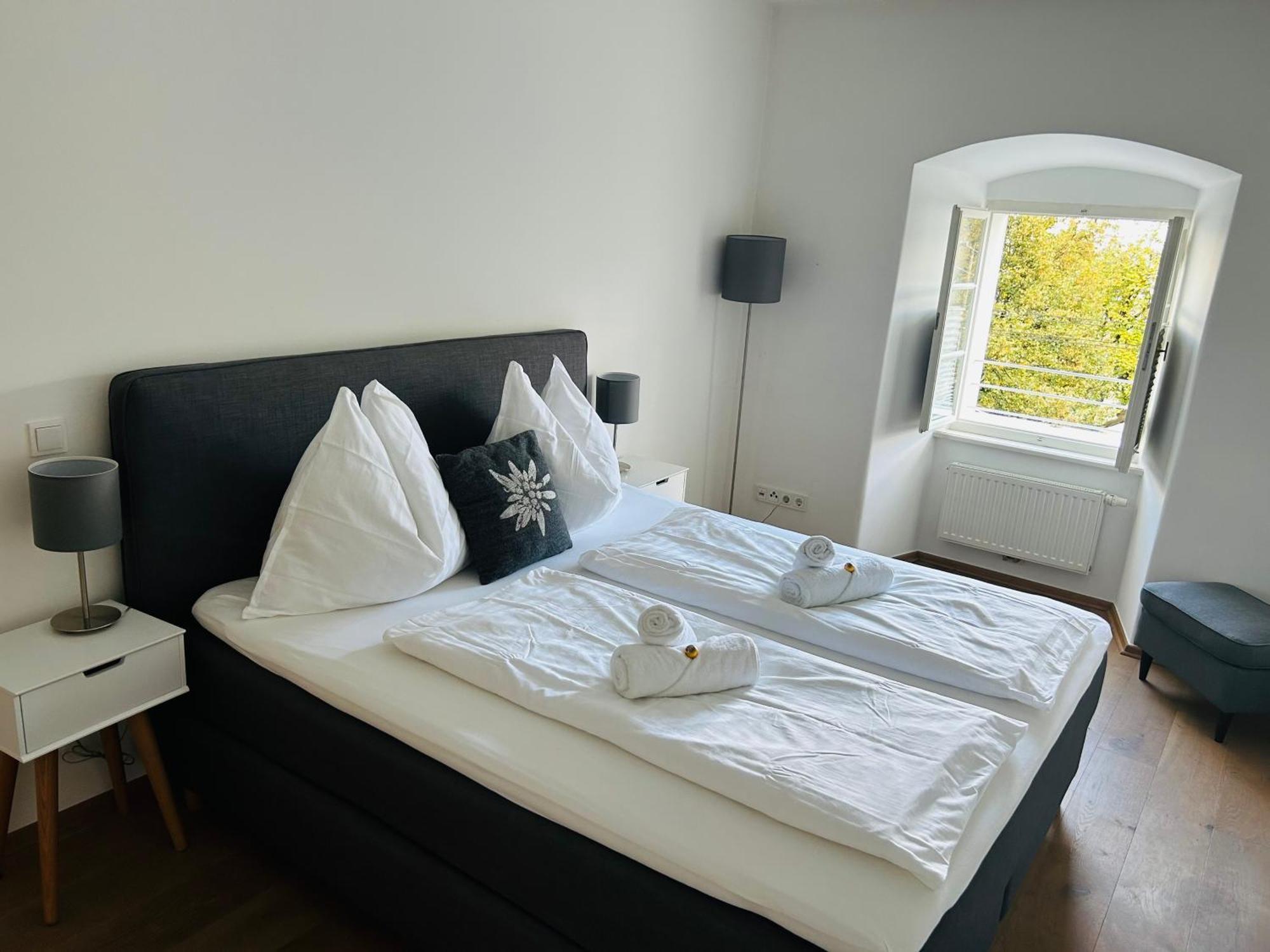 Palais Am Kai - Zentrale Lage, Kostenloser Parkplatz Homestay szállás Salzburg